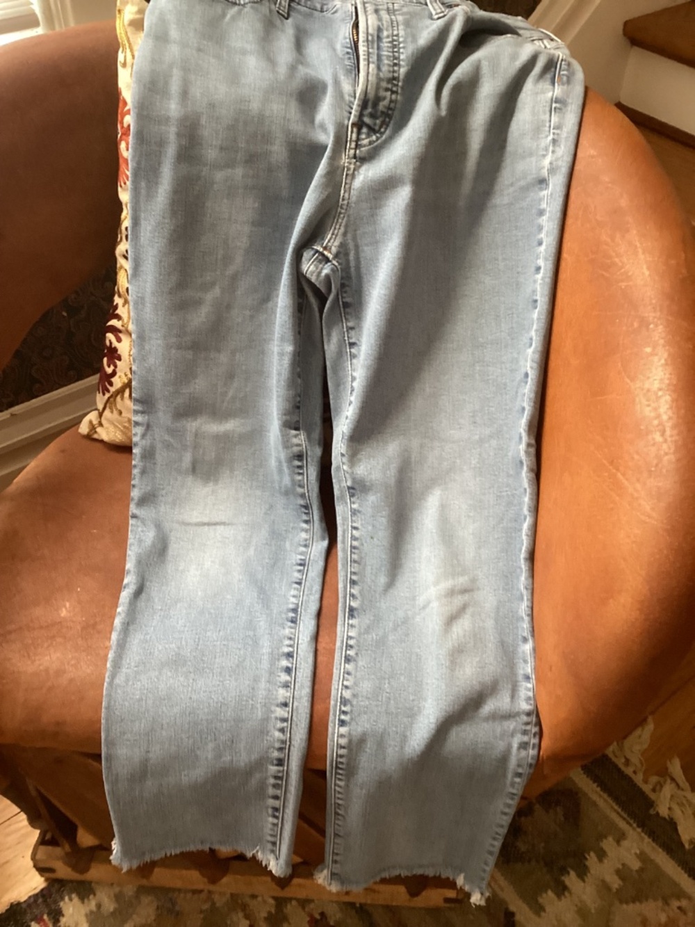Madewell 31 perfect vintage jeans.,just broken in - Picture 3 of 7